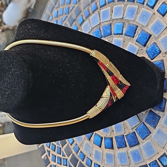 Gold Tone Snake Chain Collar Necklace V-Shaped Centerpiece Red/Blue Women's OS - Picture 3 of 4